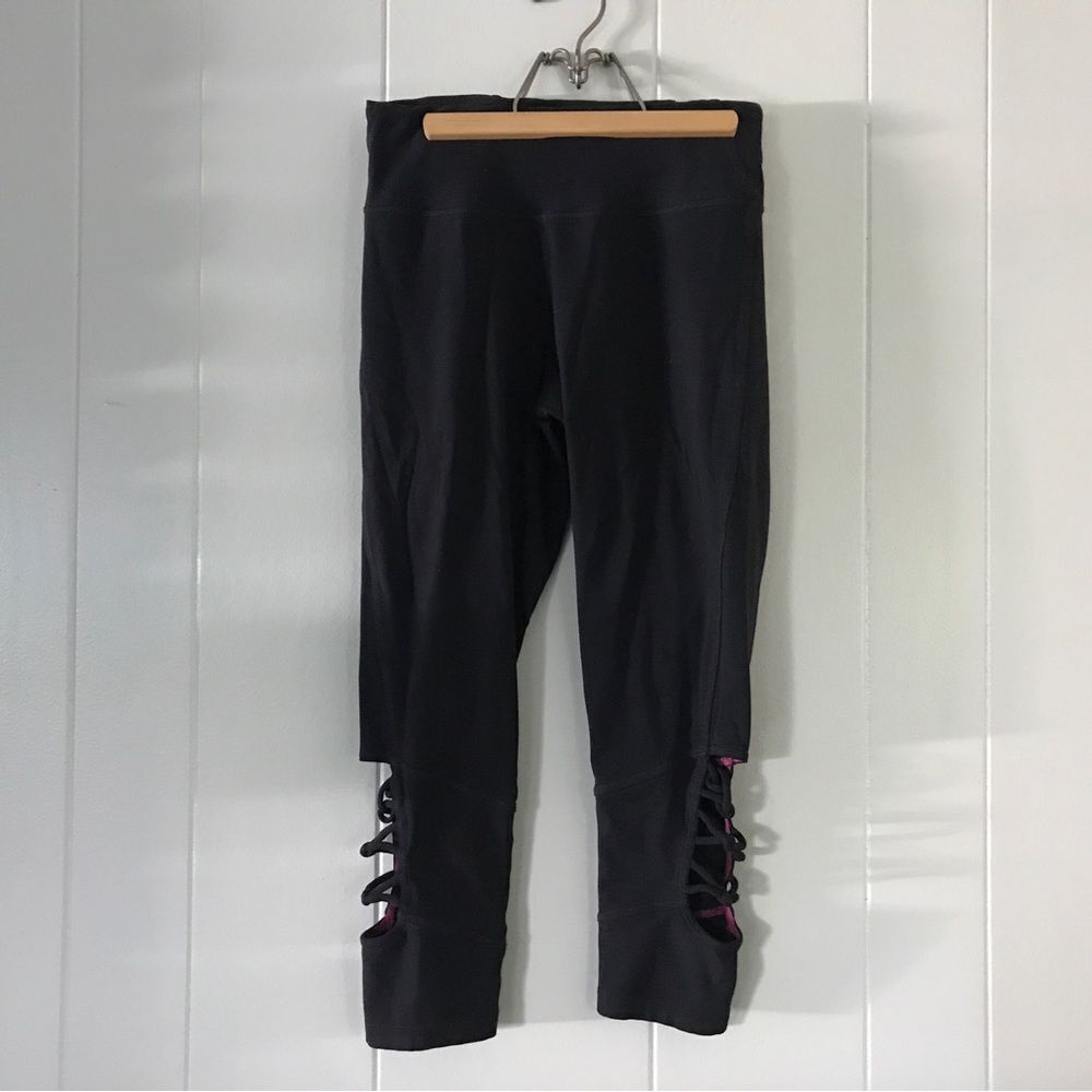 4 for $20 Prana Capri Leggings with Open Sides (S) - Picture 2 of 11